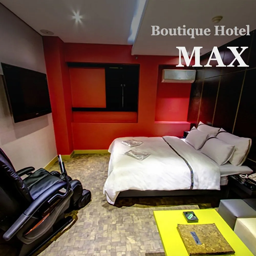 Max Hotel contacts